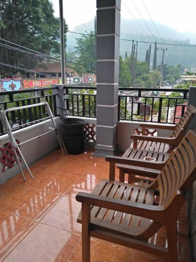 Villa Trijaya Бату Екстер'єр фото